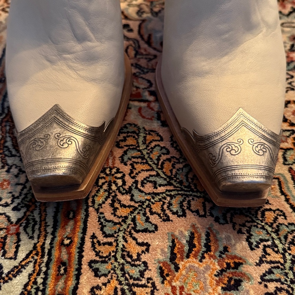 Free People Leather Western Ankle Boots with Silver Accents (size 39) - Picture 4 of 11